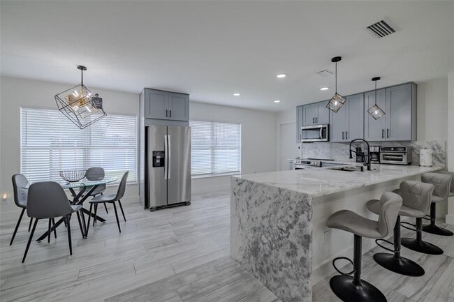 Building Photo - 23700 Lake Hills Dr