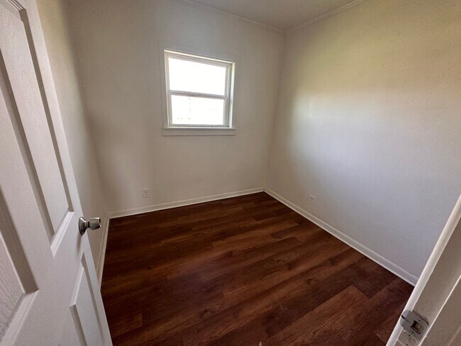 Building Photo - 850 County Road 218,