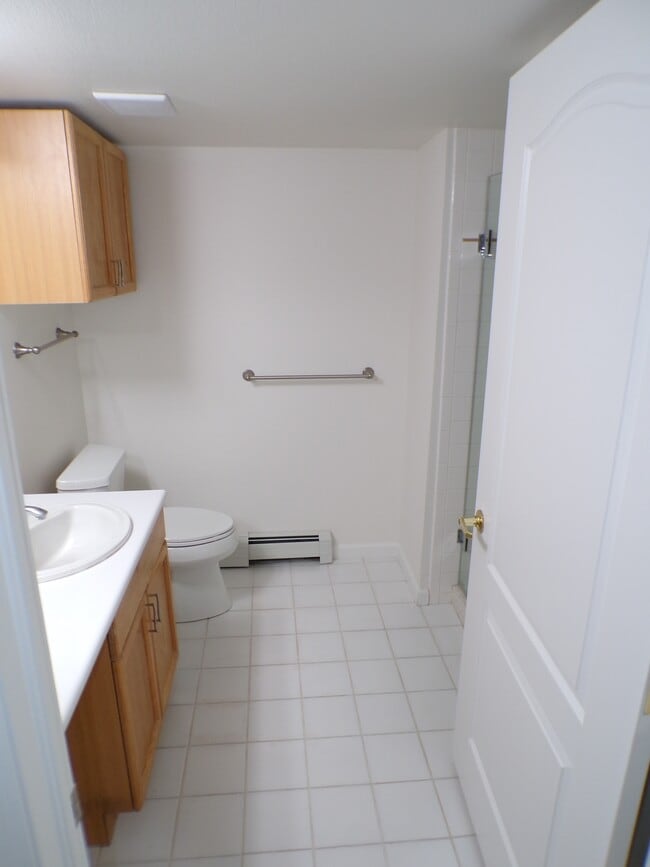 Building Photo - 1902 Crazy Horse Cir