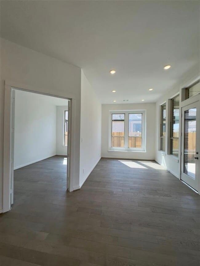 Building Photo - 30518 Cheyenne Pl Ct