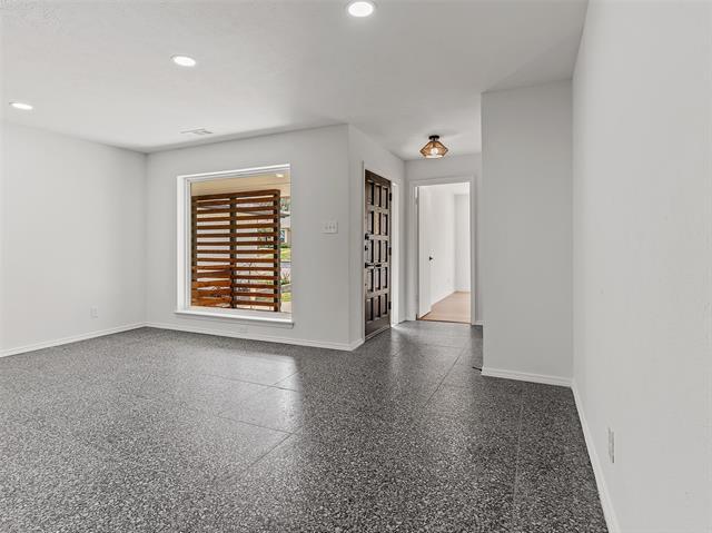 Building Photo - 7605 Meadow Oaks Dr