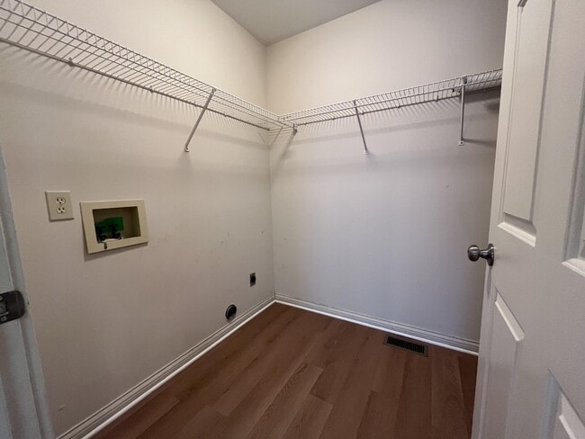 Building Photo - 4024 Palmetto Dr