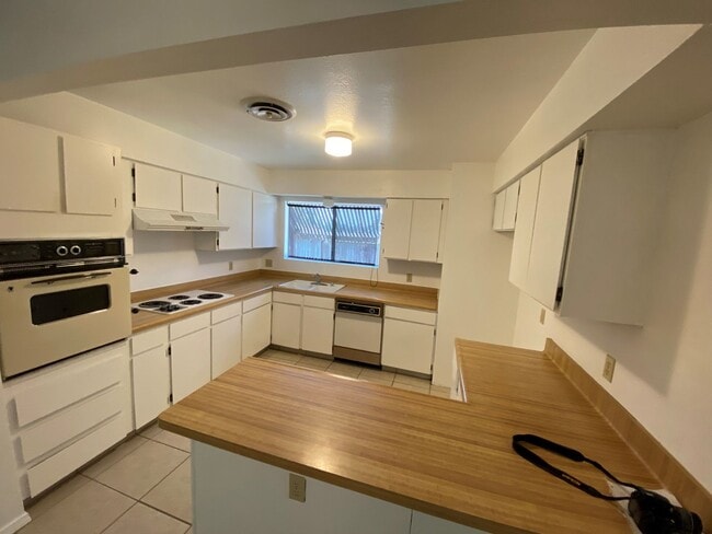 Building Photo - 2604 Loch Fern Ct