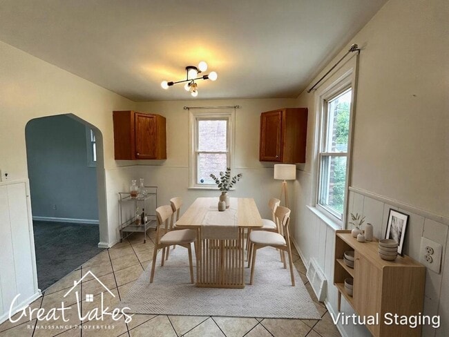 Building Photo - 5233 Farmbrook St