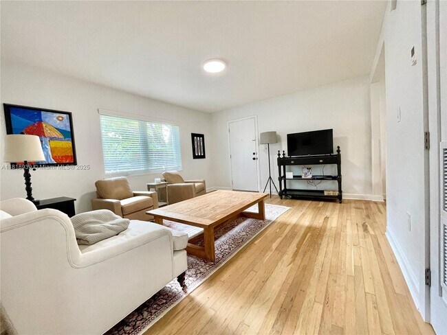 Building Photo - 5531 SW 78th St