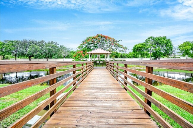 Building Photo - 1061 NW 18th Ave