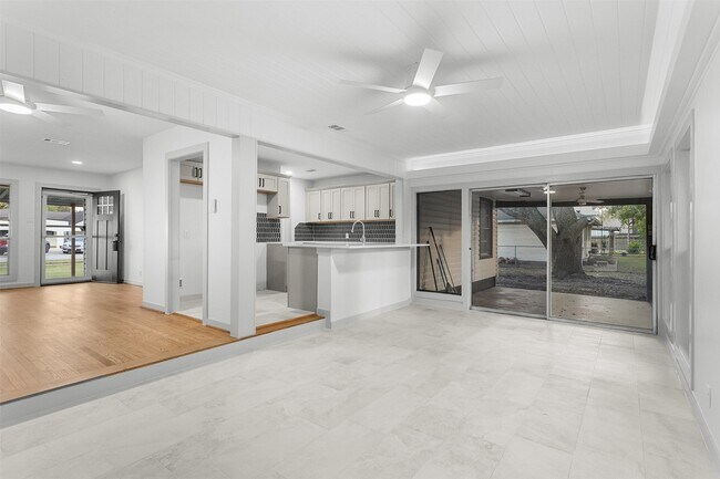 Building Photo - 2222 N Grand Blvd