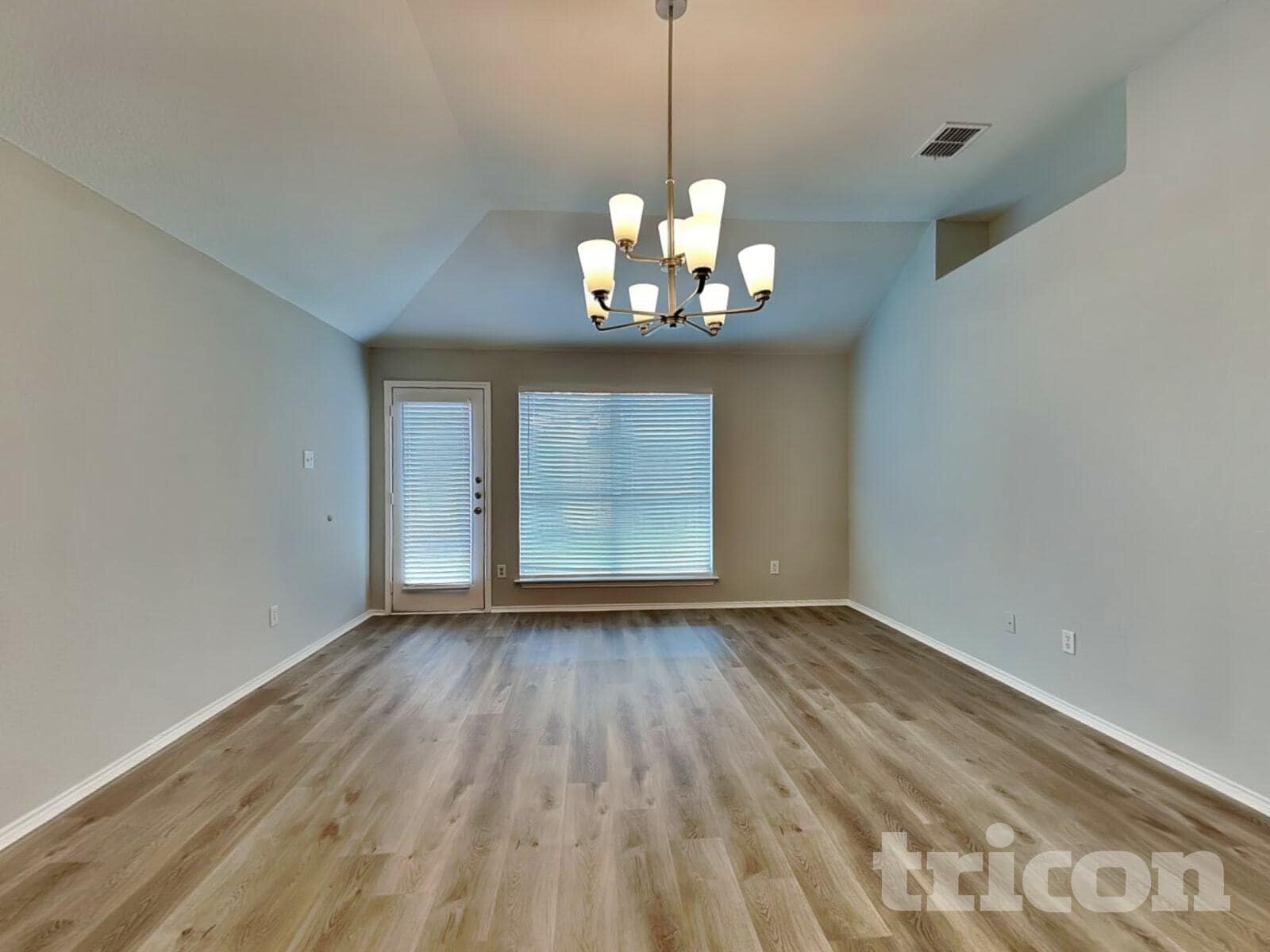 Building Photo - 1700 Bob Dr