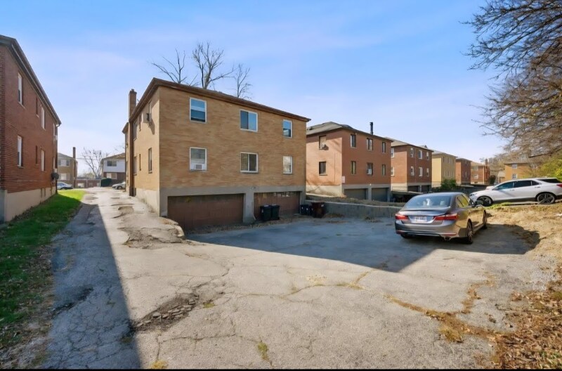 Building Photo - 3910 E Gatewood Ln