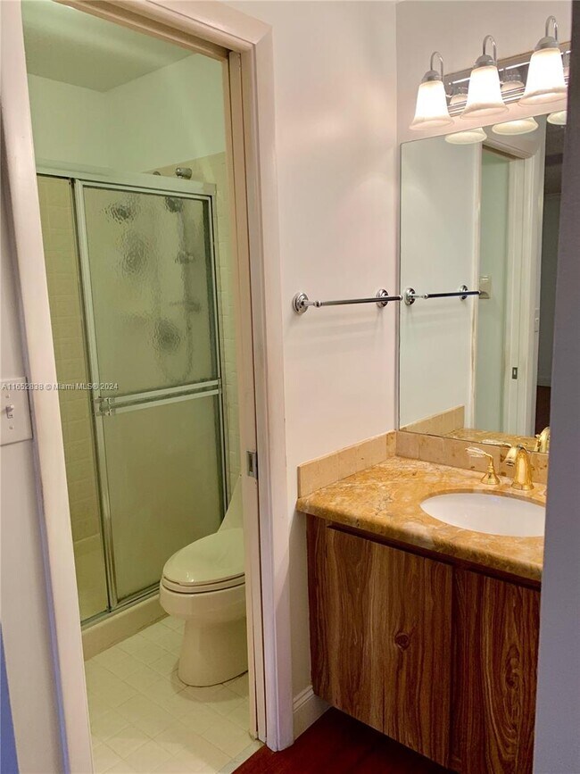 Building Photo - 130 SE 7th St