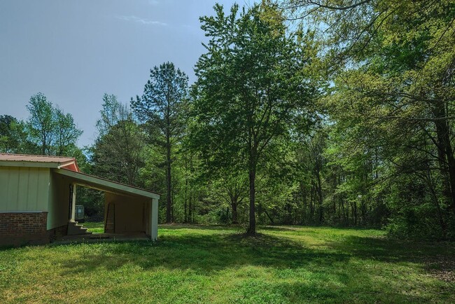 Building Photo - 3-BED 2-BATH RENTAL IN MADISON COUNTY