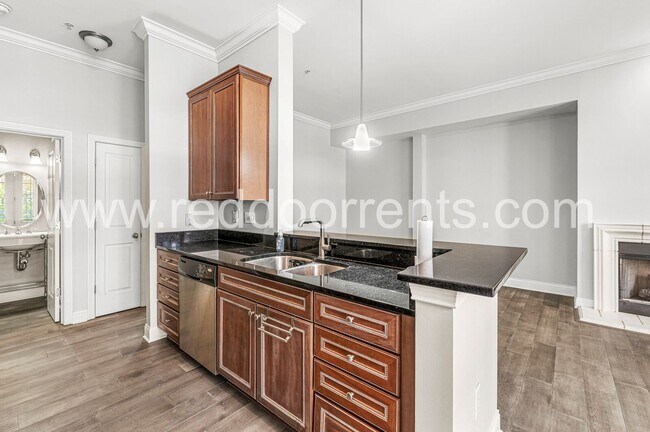 Building Photo - Coming Soon! – 1 Bed | 1.5 Bath Home in th...