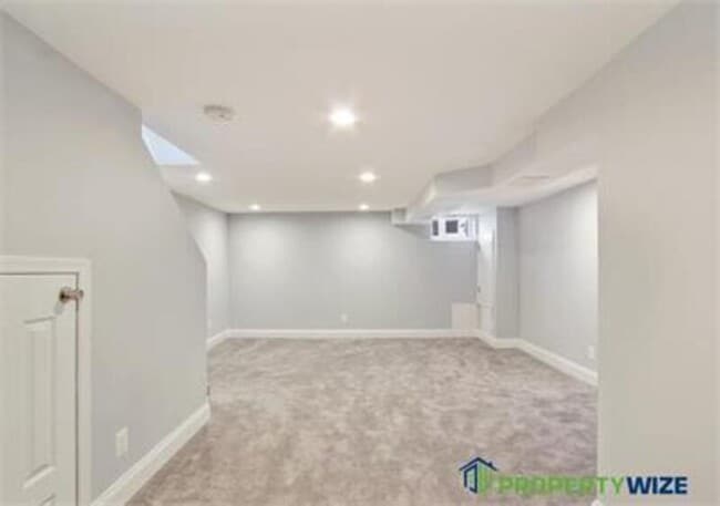 Building Photo - 2214 Redthorn Rd