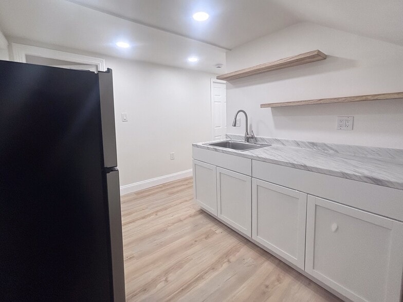 Building Photo - 38 Judith St