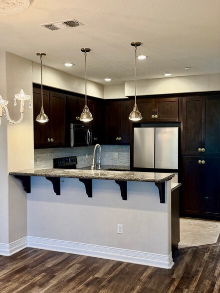 Building Photo - 142 Triggs Ln