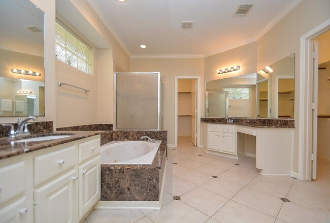 Building Photo - 17415 Fountainview Cir