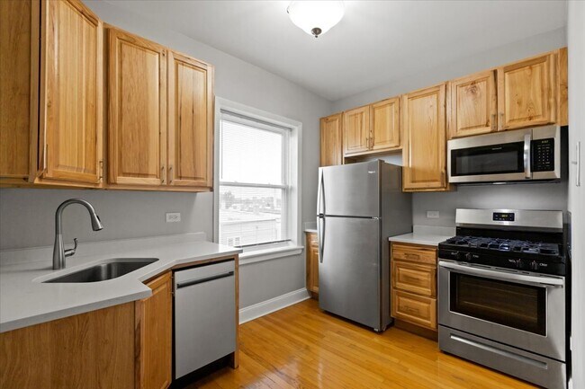 Building Photo - 1048 N Spaulding Ave