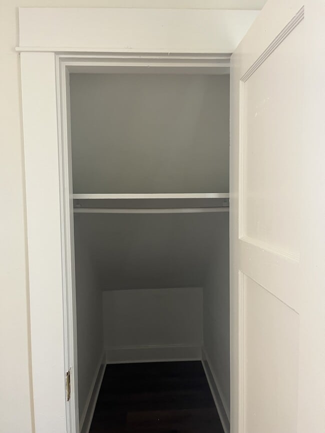 Building Photo - 1925 Brookline Ave