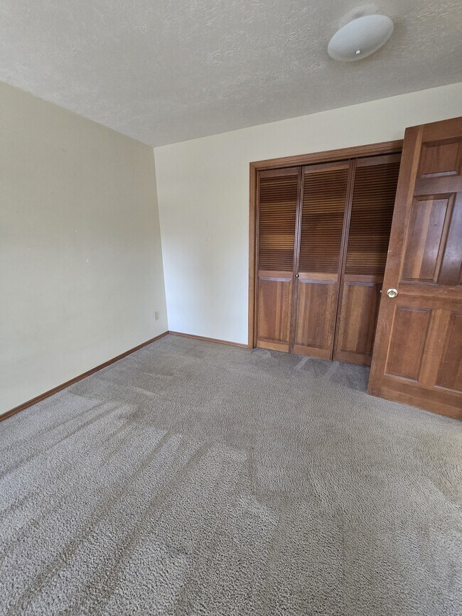 Building Photo - 1611 W Koch St