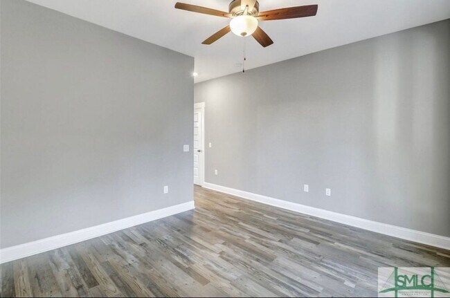 Building Photo - 421 Bear River Dr