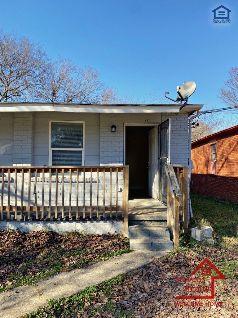 Building Photo - 517 N Hawthorne St