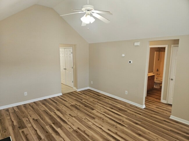 Building Photo - Darling 3br/2ba RANCH!! Avail Now! Near downtown Ral and I-40!!