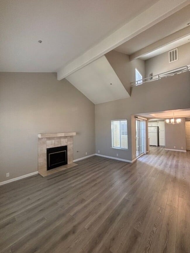 Building Photo - Your Pismo Escape: Stylish 2BR with Fireplace, Patio & Beach Proximity