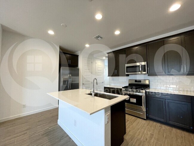 Building Photo - 5945 N 89th Dr