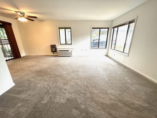 Building Photo - Black Mountain - Single Level Two Bedroom ...