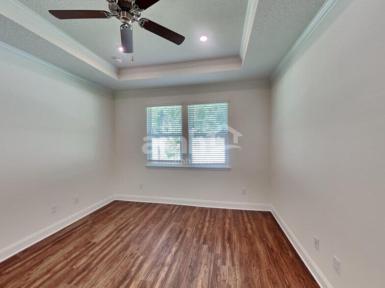 Building Photo - 12622 Forest Ln