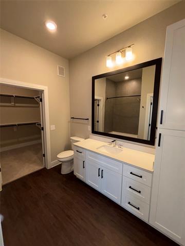 Building Photo - 111 Town Pl