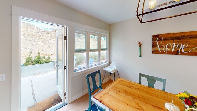 Building Photo - Beautiful 4 Bedroom, 3 Bathroom Atascadero Home On 2 Acre Lot with Solar Power