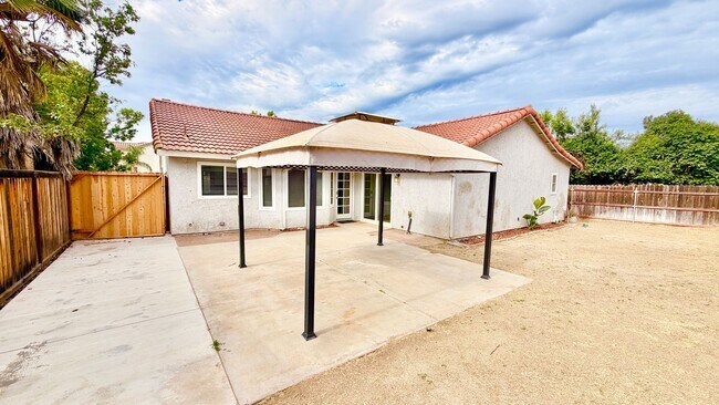 Building Photo - Recently updated Single-Story Home in the lovely community of Wildomar!