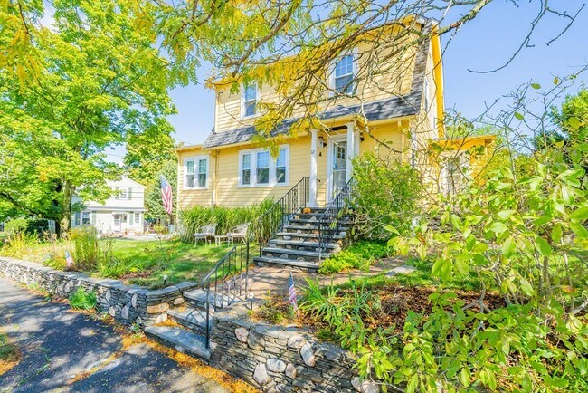 Building Photo - 22 Crescent Hill Ave