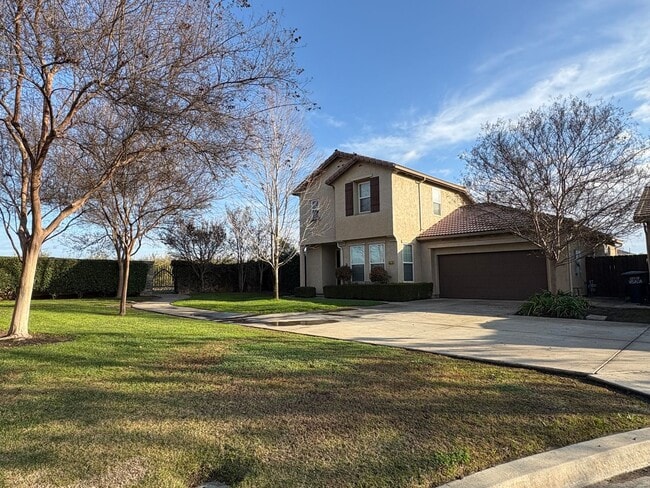 Building Photo - 3 Bedroom Home in the Avalon gated community coming soon!