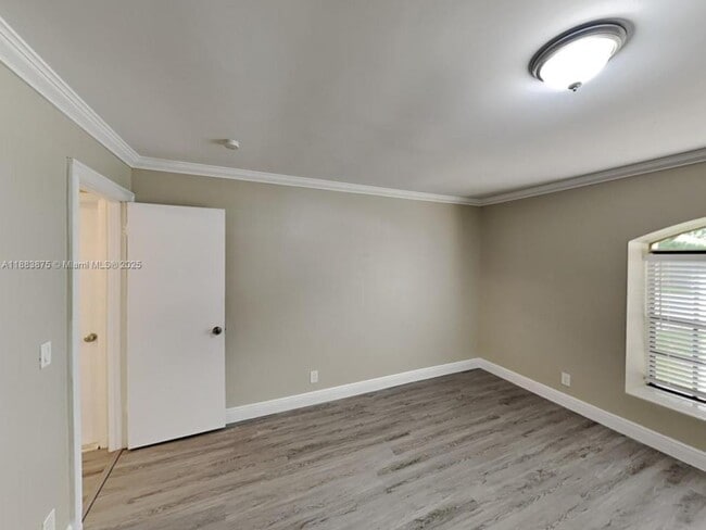 Building Photo - 512 NW 38th Terrace