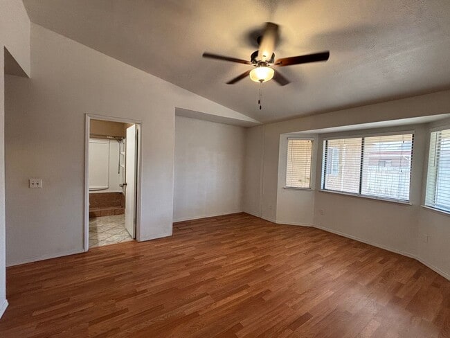 Building Photo - Welcome to your next home at 289 Tangerine!