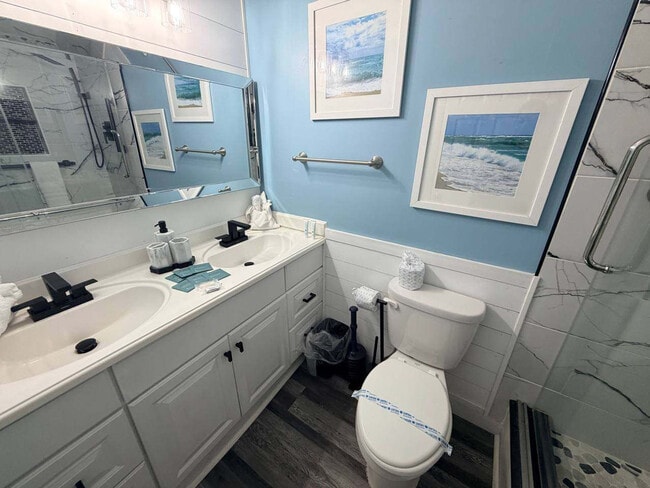 Building Photo - 8743 Thomas Dr