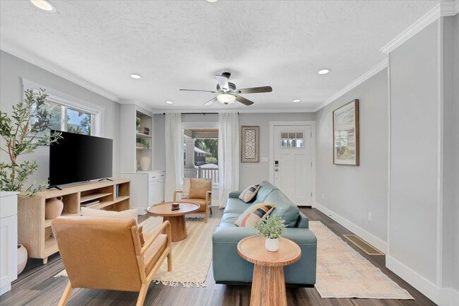 Building Photo - 355 E 400 N