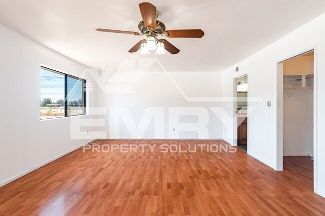 Building Photo - 9781 Karmont Ave