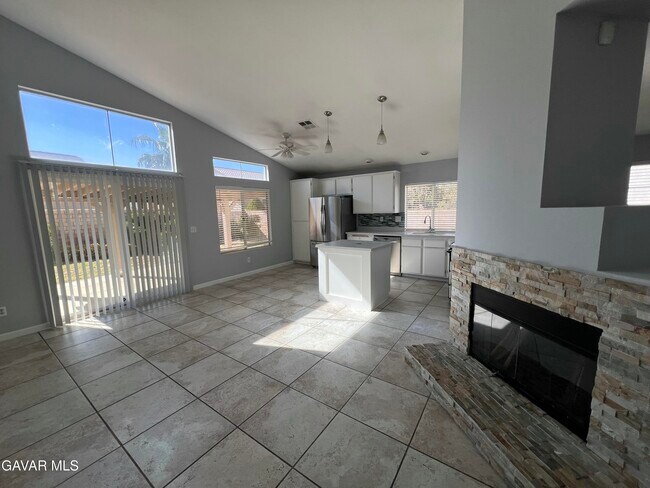 Building Photo - 39821 Milan Dr