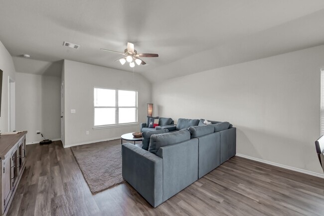 Building Photo - 25248 Pomegranate Pl