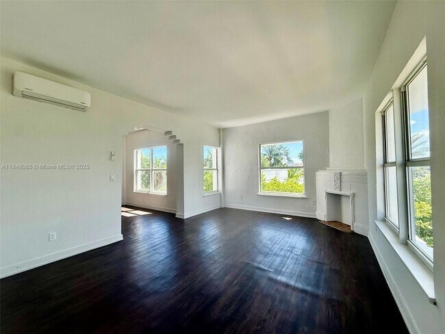 Building Photo - 4035 Meridian Ave