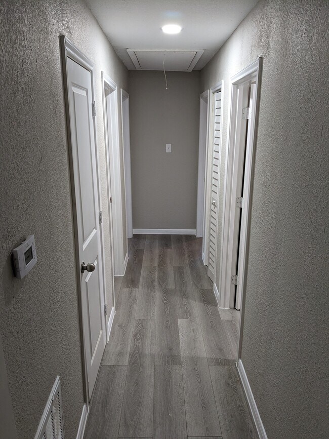 Hallway - 514 Corydon Dr