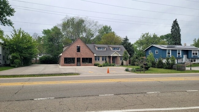 Building Photo - 618 Barron Blvd