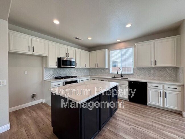 Building Photo - 34333 Northhaven Dr