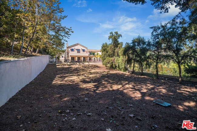 Building Photo - 17390 Tramonto Dr