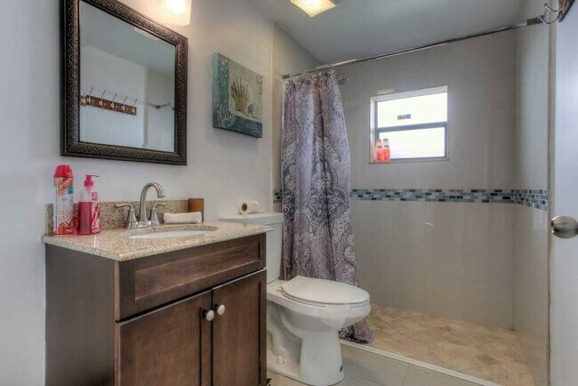 Building Photo - 1510 S 20th Ave