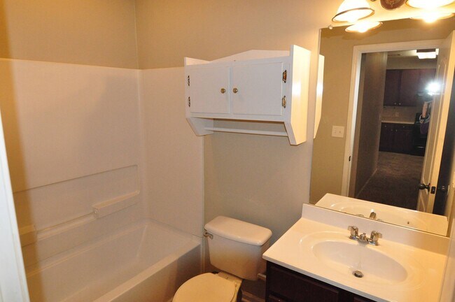 Building Photo - Pine Meadow Circle 213-215