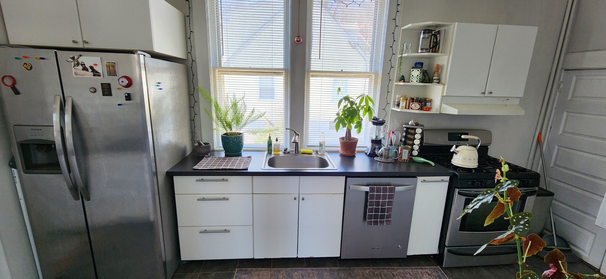 Kitchen - 132 Fairmont Ave